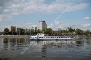 Теплоход Августина