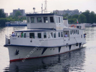 Теплоход Флибустьер