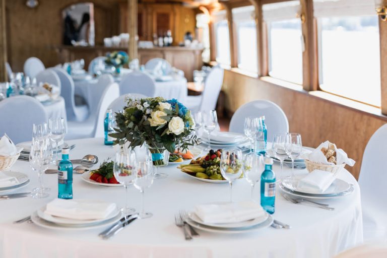 Теплоход Крокус