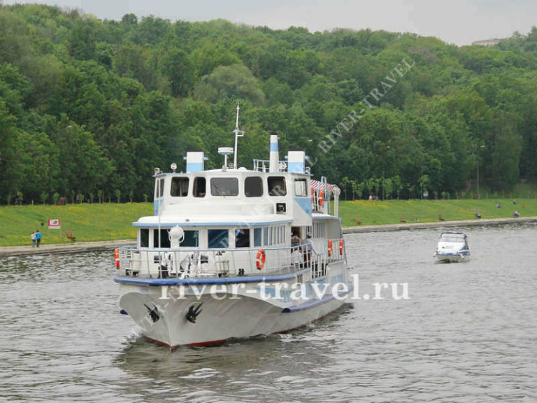 Теплоход Чижик