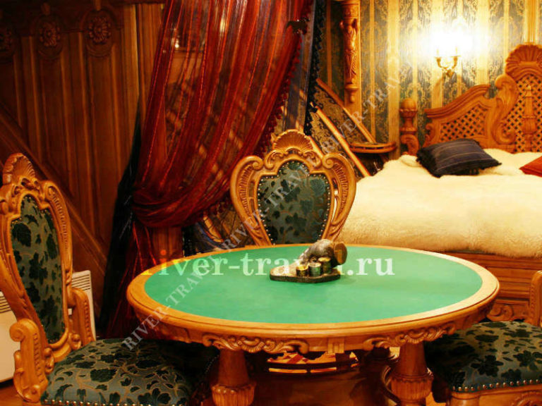 Теплоход Чижик