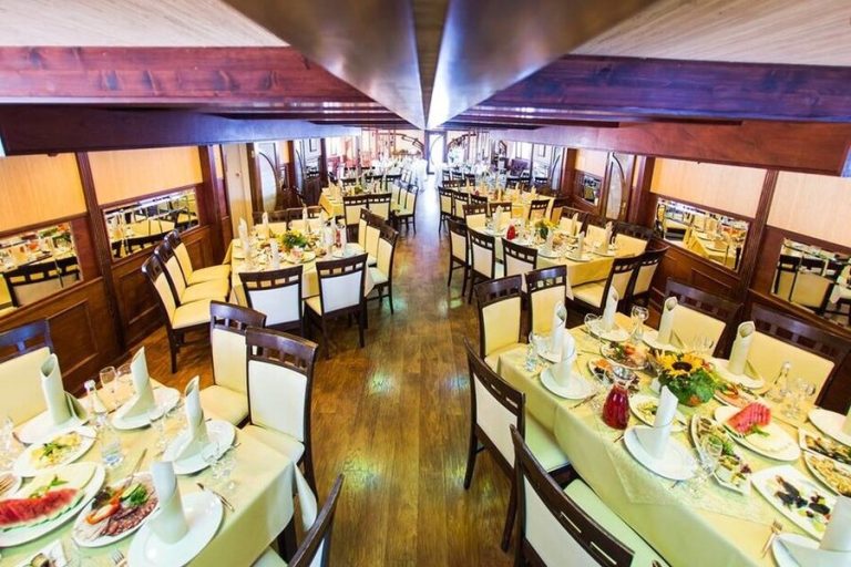 Теплоход Анна Каренина