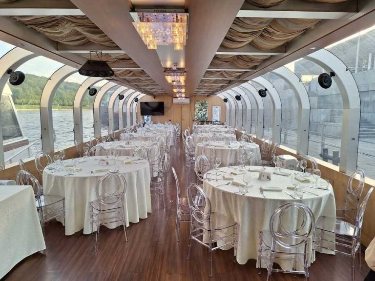 Теплоход Светоч