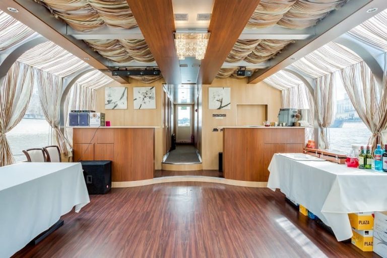 Теплоход Светоч