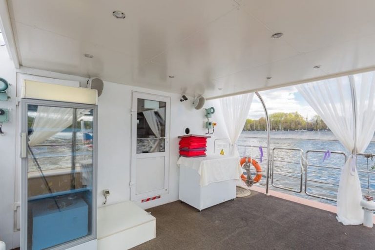 Теплоход Светоч