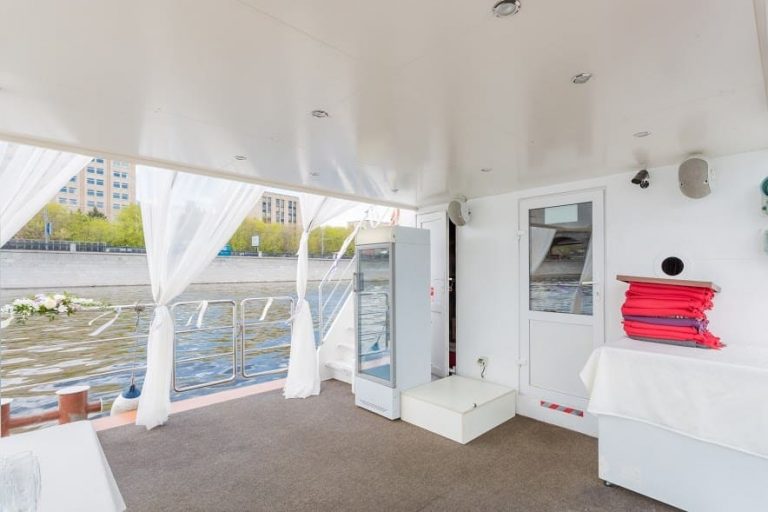 Теплоход Светоч