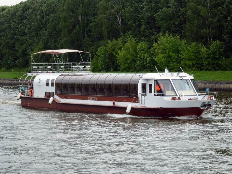 Теплоход Светоч