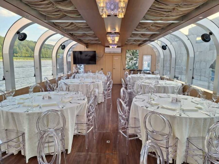 Теплоход Светоч