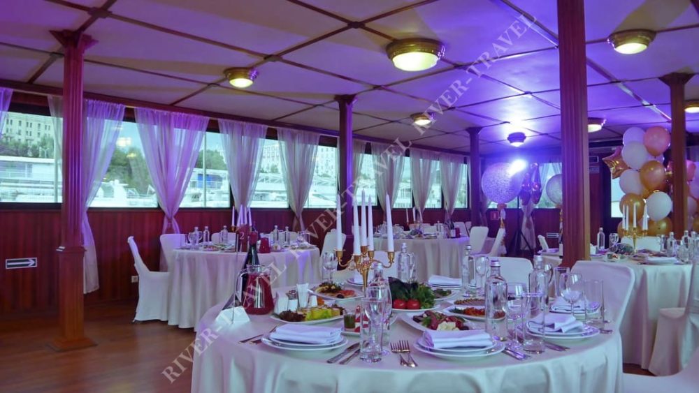 Теплоход Императрица