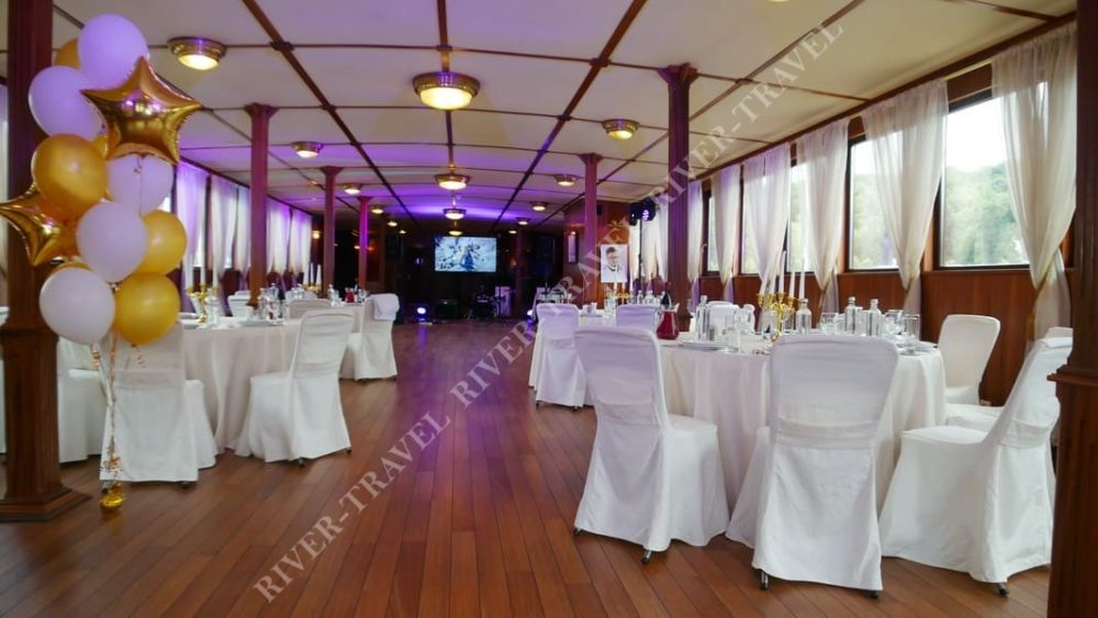 Теплоход Императрица