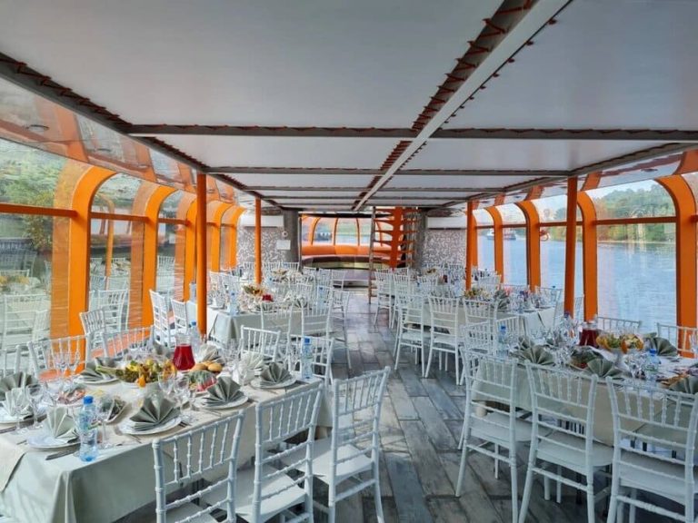 Теплоход Император