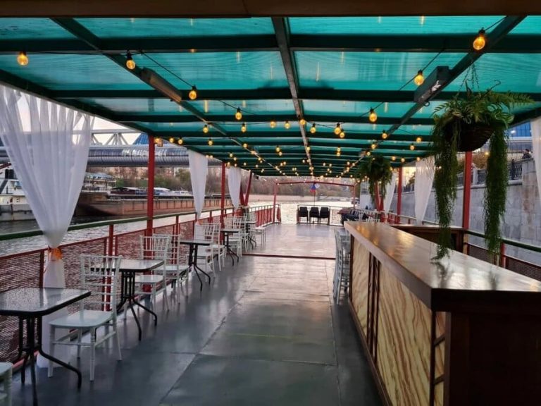 Теплоход Император