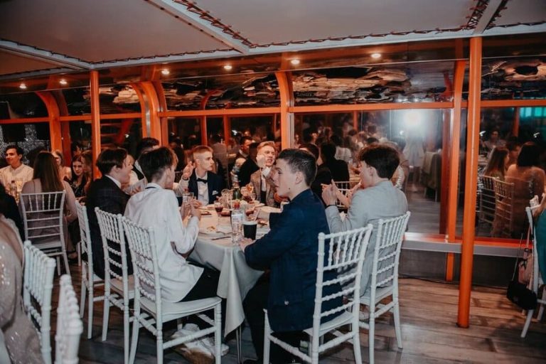 Теплоход Император