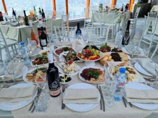 Теплоход Император