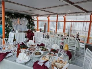 Теплоход Император