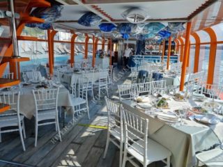 Теплоход Император