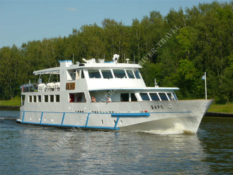 Теплоход Барс