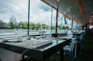 Теплоход Ривер Лаунж