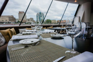 Теплоход Ривер Лаунж