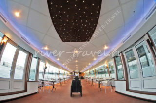 Теплоход Ривер Лаунж