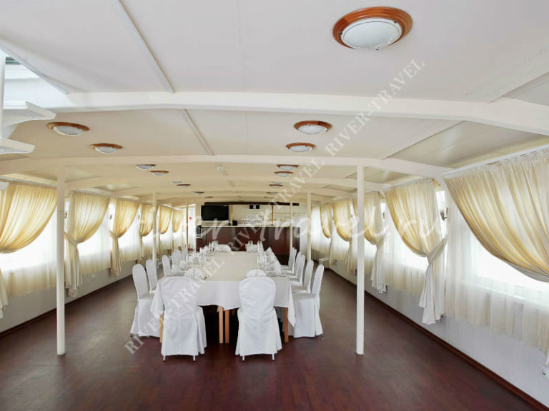 Теплоход Троттер