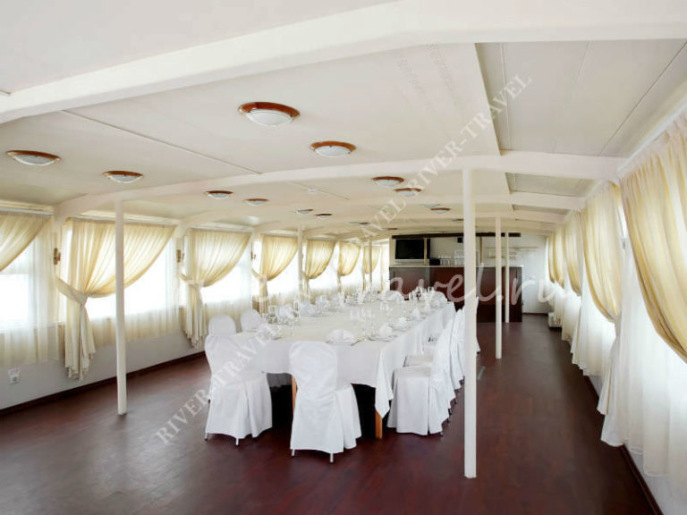 Теплоход Троттер