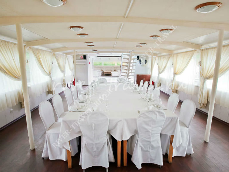 Теплоход Троттер