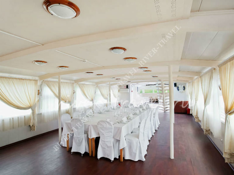 Теплоход Троттер