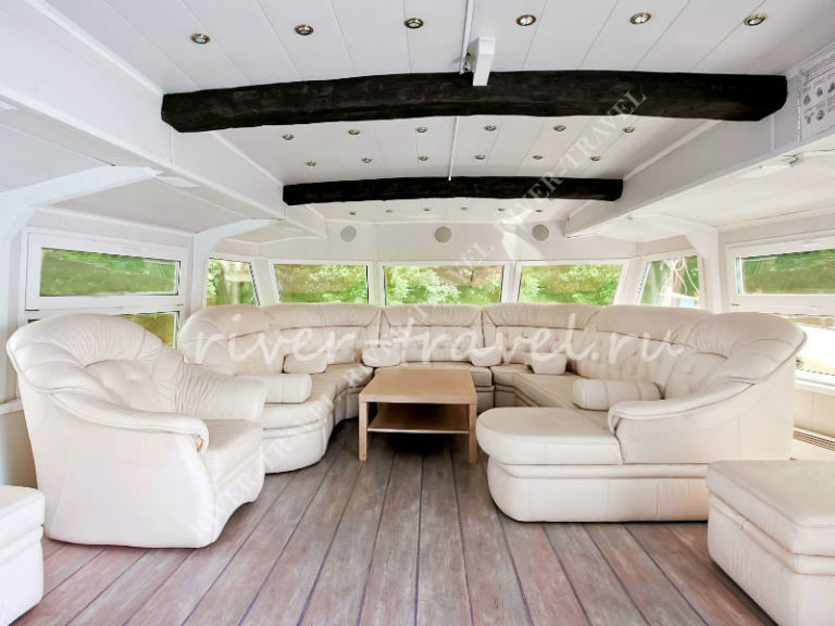 Теплоход Троттер