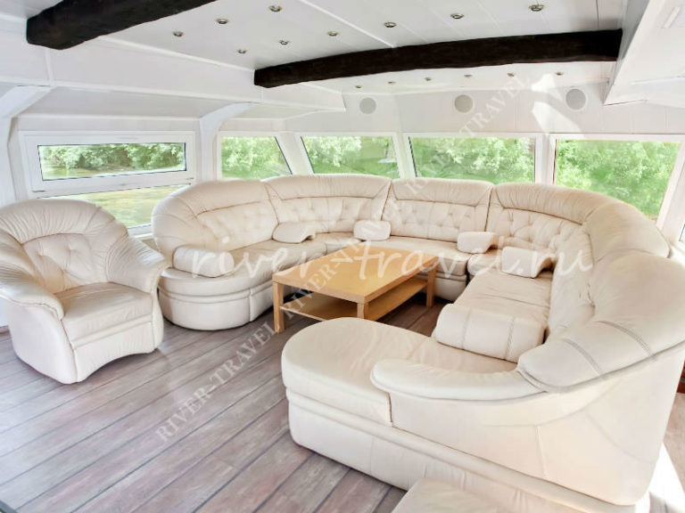 Теплоход Троттер