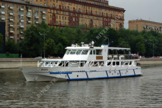 Теплоход Барс