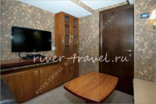 Теплоход Барс