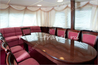 Теплоход Барс