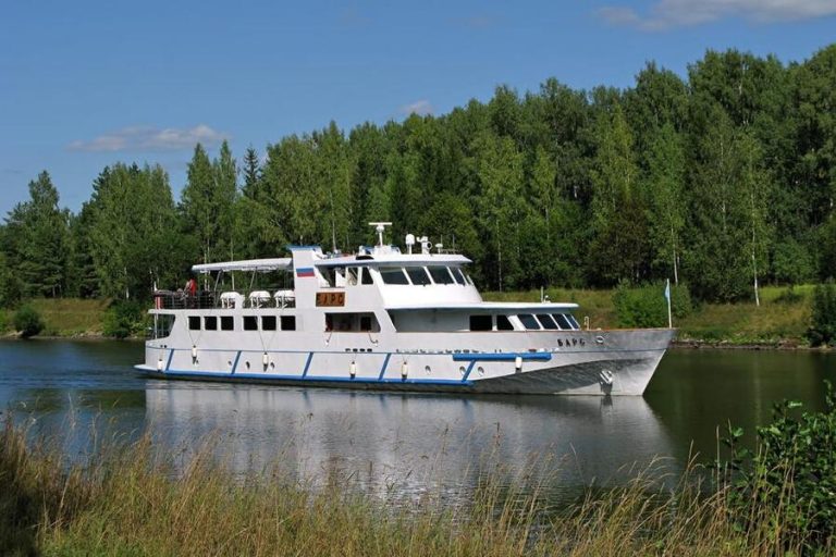 Теплоход Барс