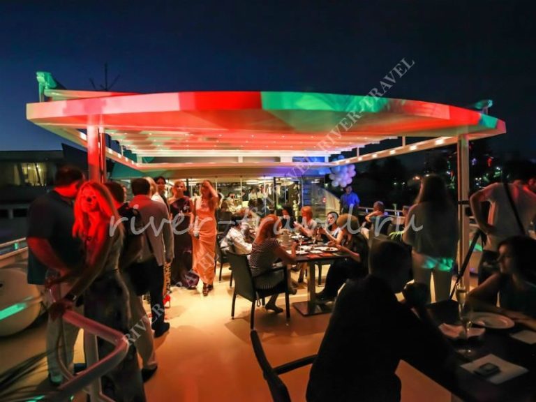 teplohod-palmadesochi731