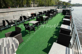Теплоход Ривер Лаунж