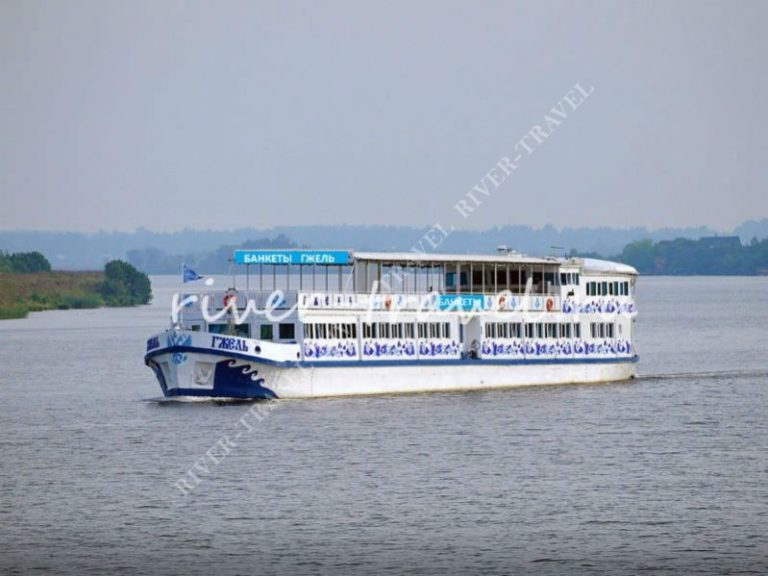 Теплоход Гжель