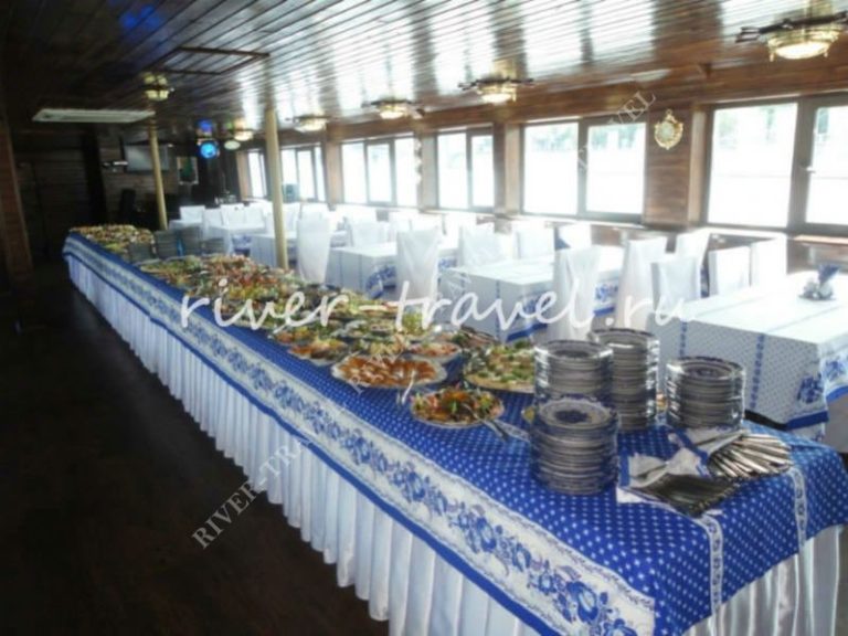 Теплоход Гжель