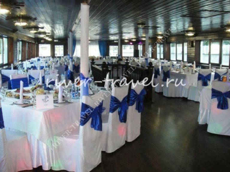 Теплоход Гжель