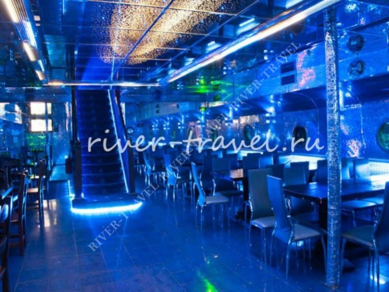 Теплоход Гжель