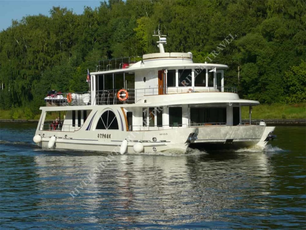 Яхта Отрада