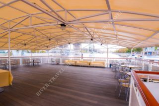 Теплоход Рио-4