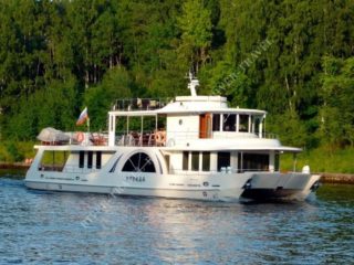 Яхта Отрада