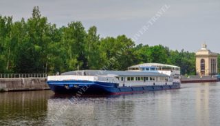 Теплоход Рио-4