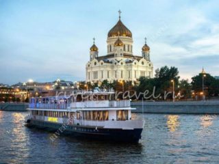 Теплоход Артурс