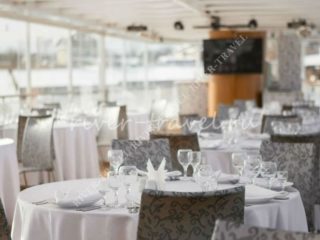 Теплоход Артурс