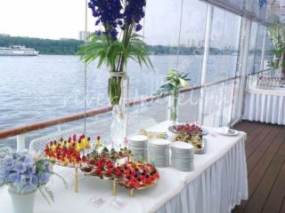 Теплоход Артурс