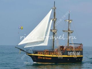 Теплоход Джон Сильвер