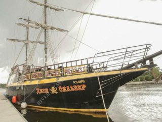 Теплоход Джон Сильвер