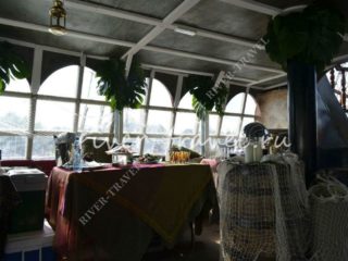 Теплоход Джон Сильвер